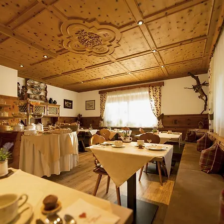 Garni Geier Отель Santa Cristina Val Gardena